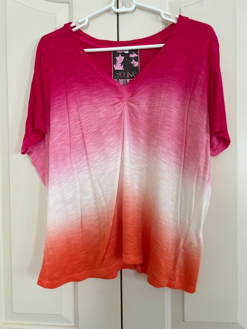 Young Fabulous & Broke Pink to Orange Ombre V-Neck Light Breathable Top
Size XS